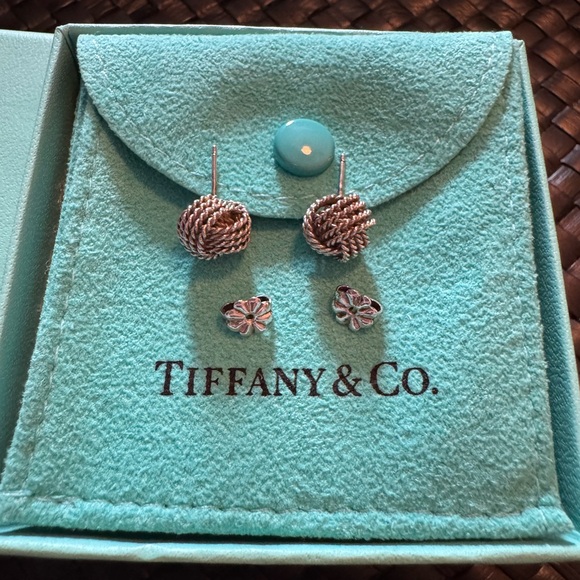 Tiffany & Co. Somerset Mesh knot earrings 🩵 - Picture 2 of 4